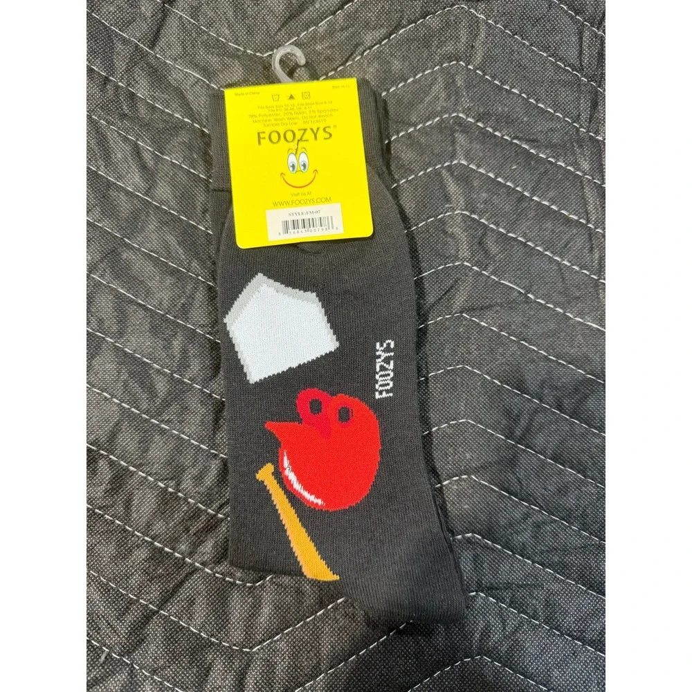 Foozys Baseball Socks Men Size 10-13 Black‎ NWT Novelty Crew Sport Mitt Bat Ball